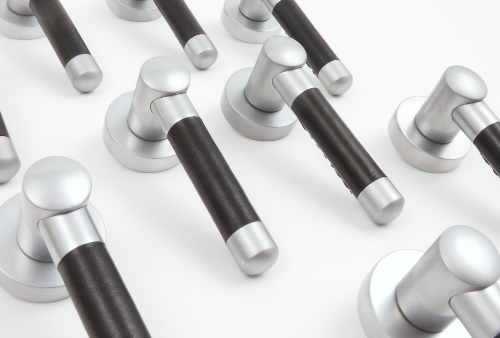 MINI RECESS LEATHER DOOR LEVERS